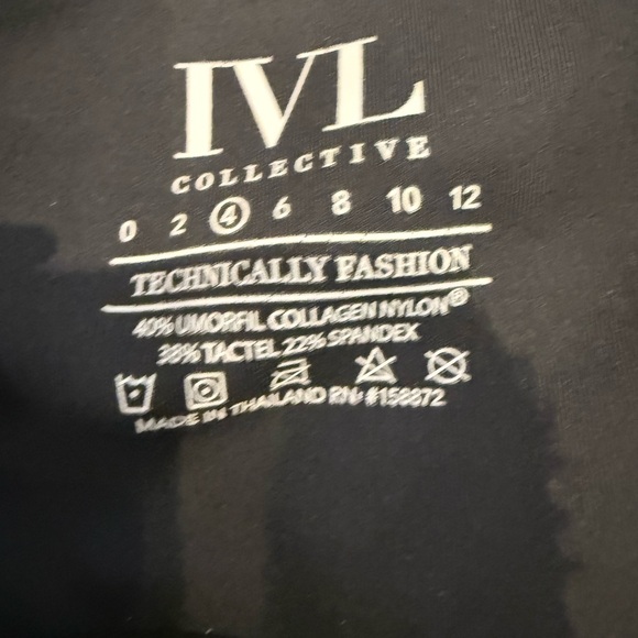 High-Waisted Black Leggings IVL collective , scalloped, like new , size 4 - Picture 7 of 7